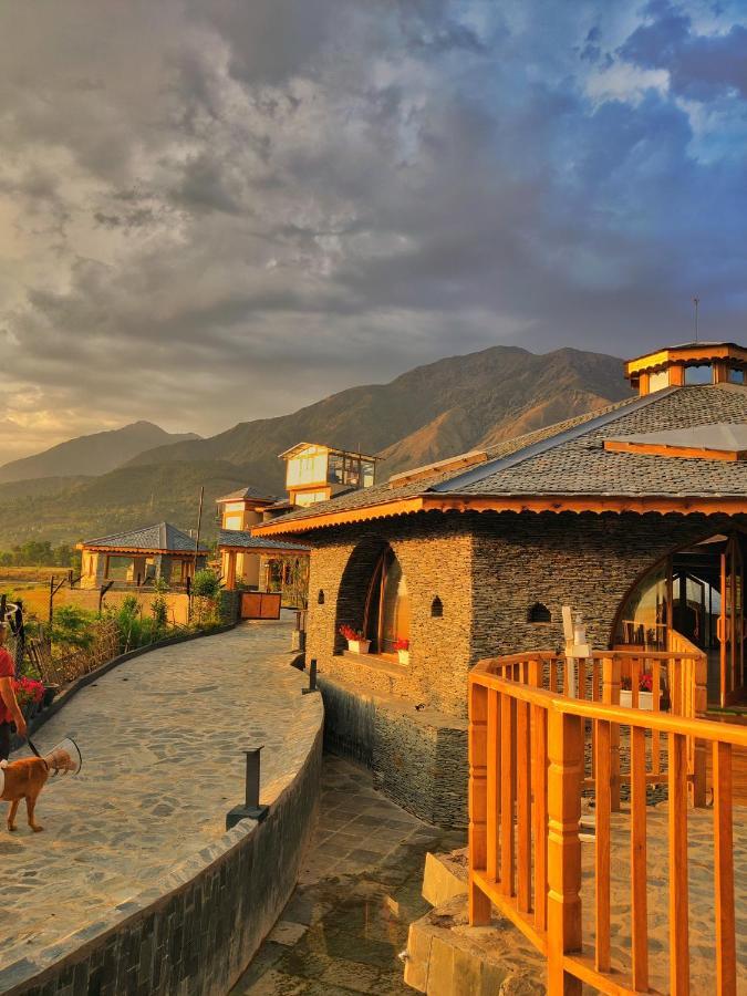 Osho Himalayas Wellness Resort Kangra Bagian luar foto